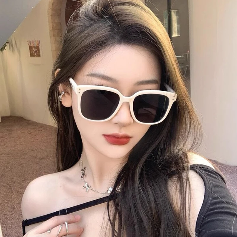 防紫外线白色框墨镜女高级感ins潮流网红复古大脸显瘦太阳眼镜