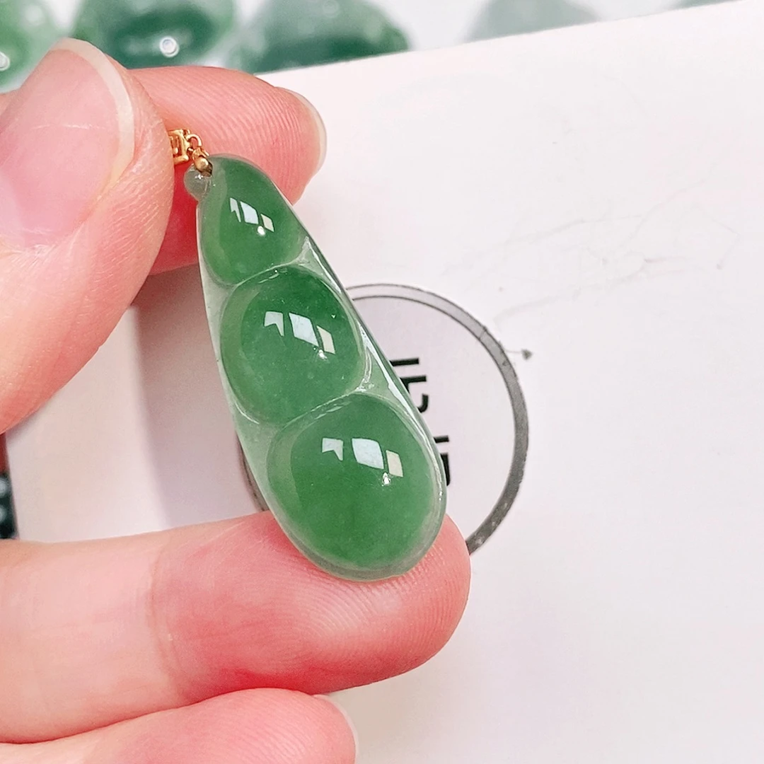 颈饰18K金镶嵌翡翠
