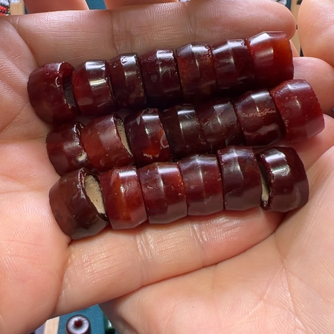 一***休未镶嵌颈饰玛瑙/玉髓