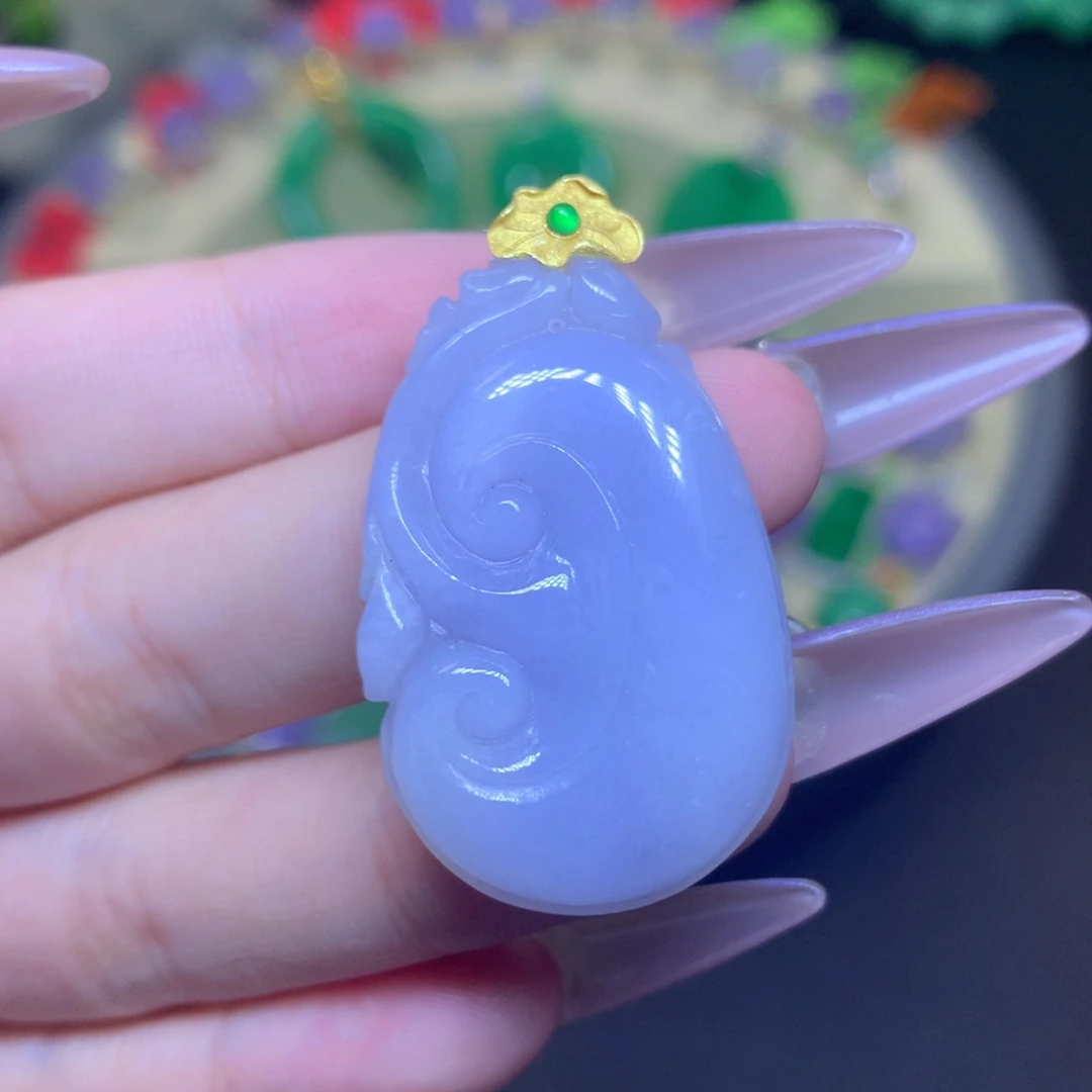 翡翠18K金镶嵌颈饰