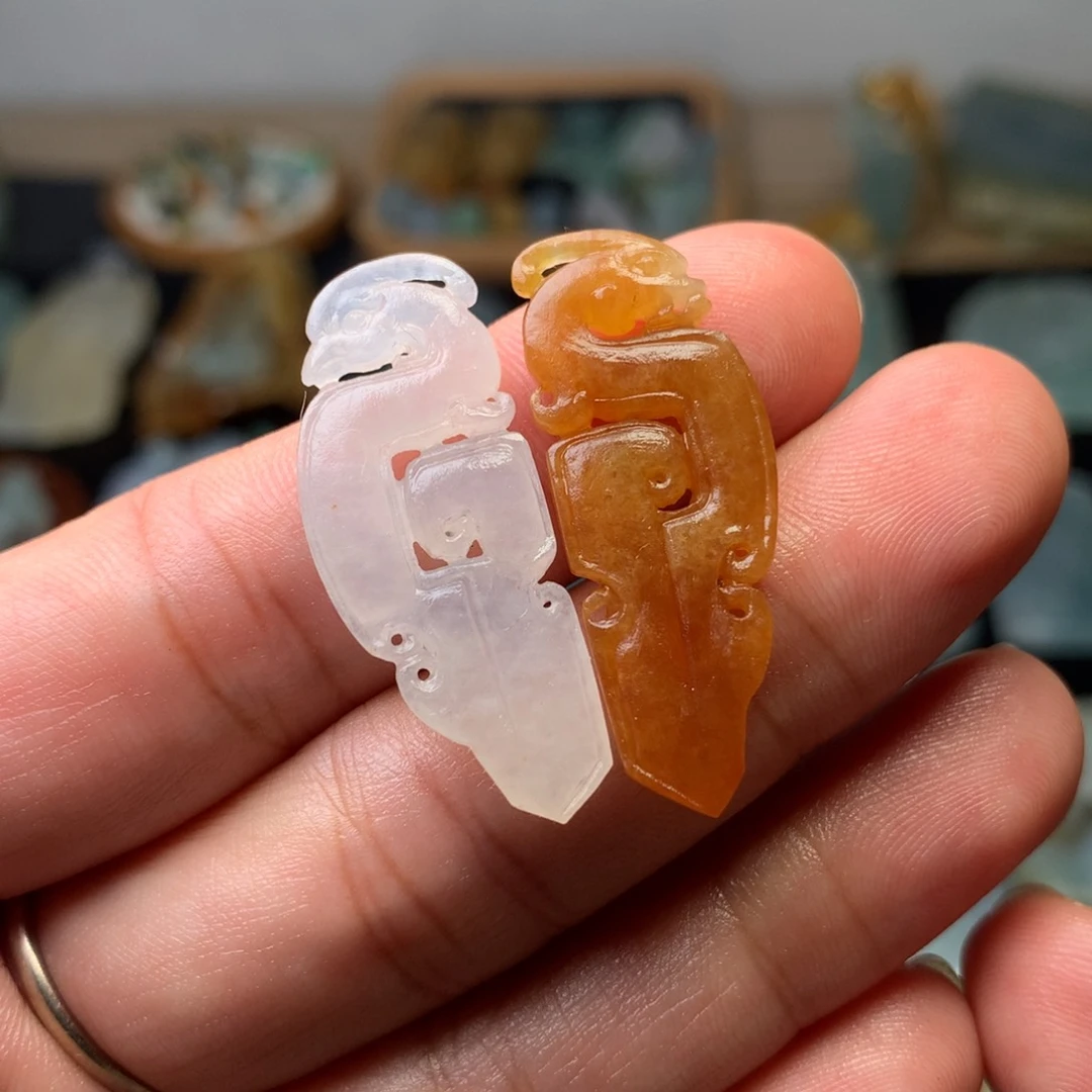 定制翡翠未镶嵌仿古牌