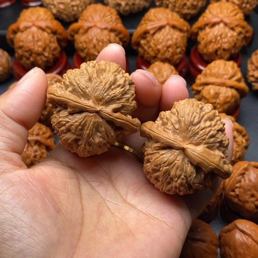 【闪购商品】文玩核桃把件45球白