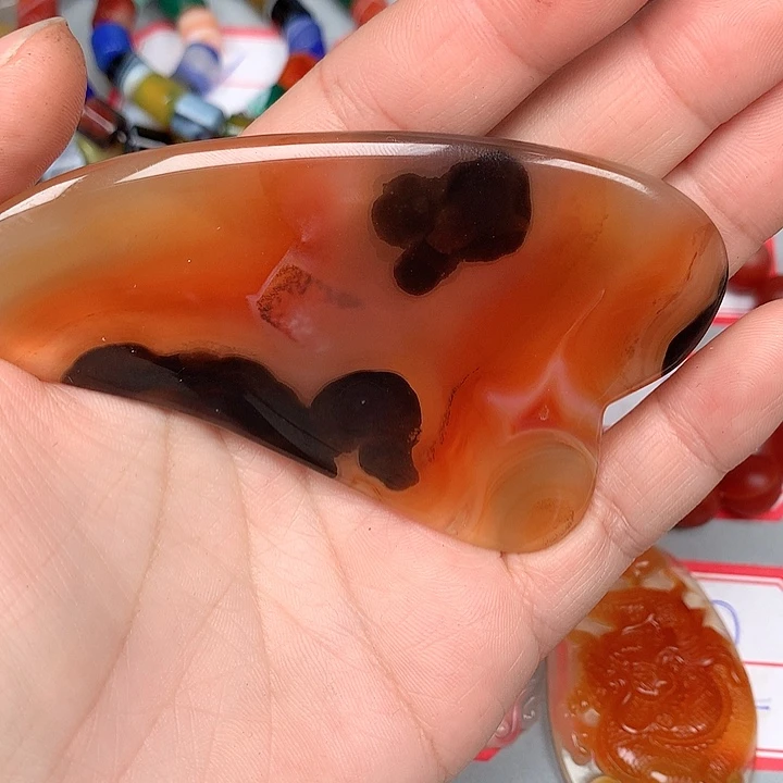 你***人未镶嵌颈饰玛瑙/玉髓