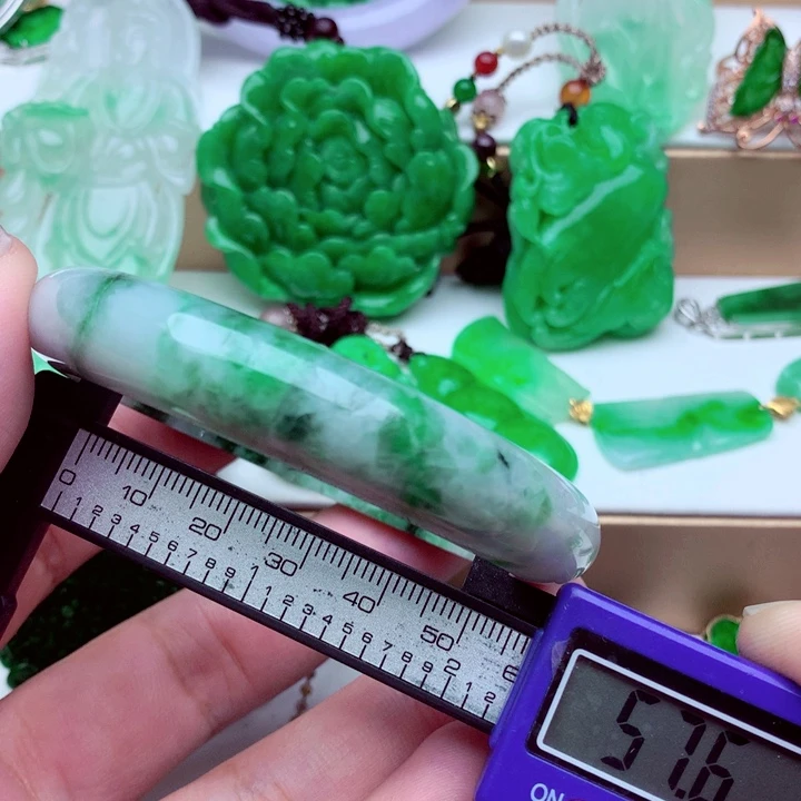 未镶嵌手镯翡翠…．