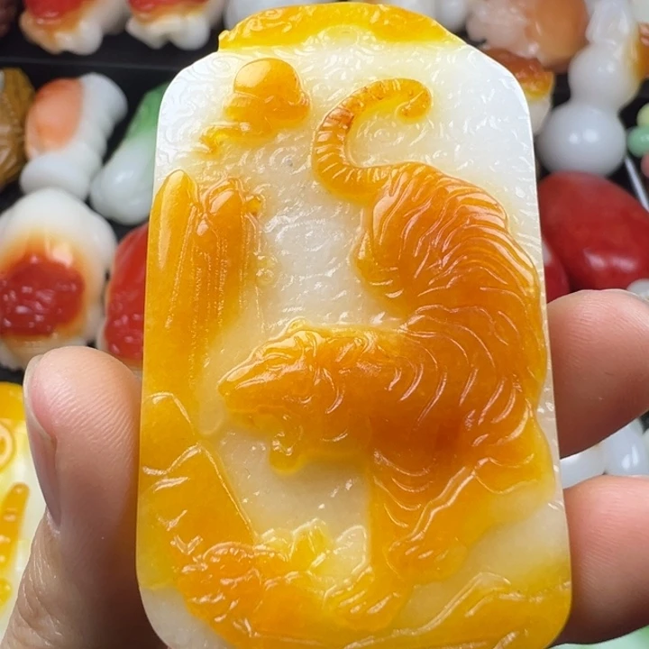 新疆戈壁五彩石金丝