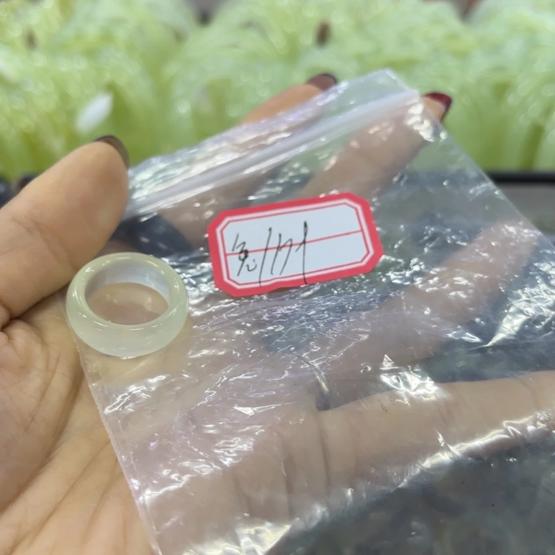 蛇纹石玉手镯未镶嵌阿***白