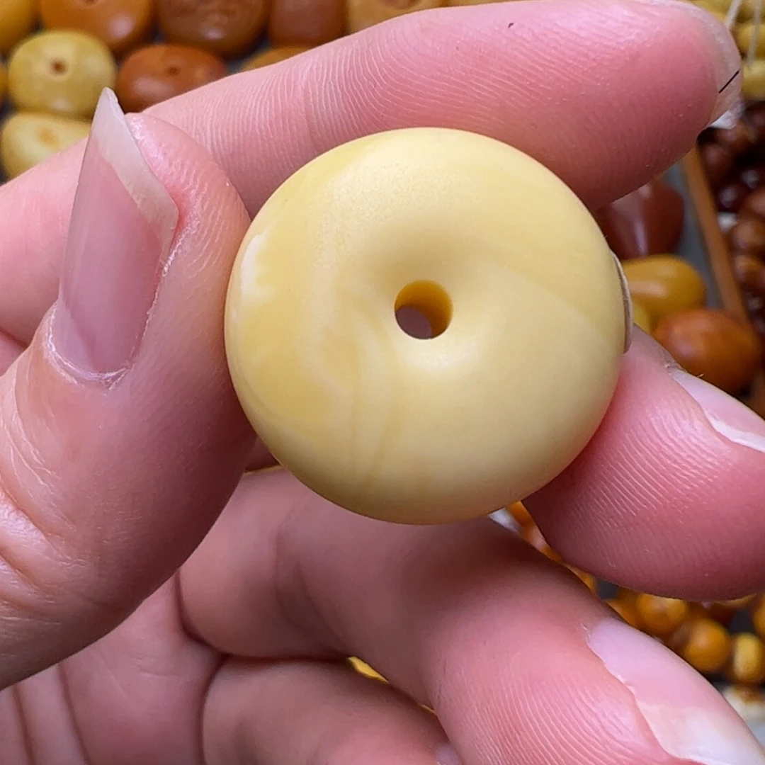 蜜蜡未镶嵌珠宝奇石老干白扣子