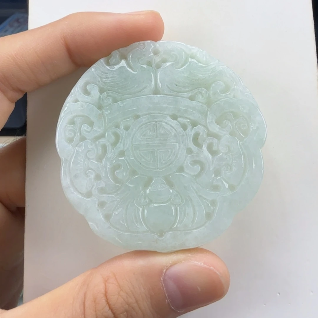 翡翠挂件未镶嵌翡翠