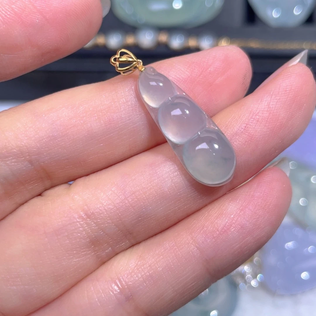 翡翠18K金镶嵌颈饰翡翠