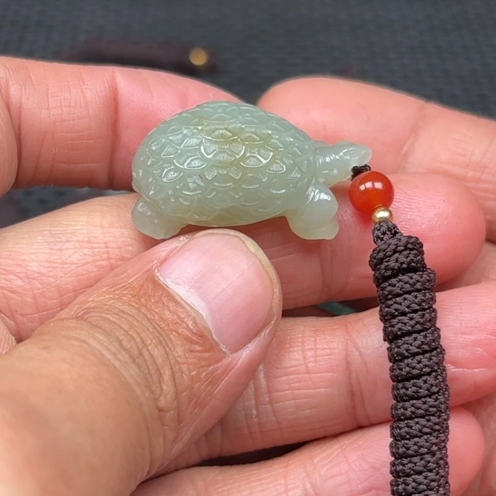 和田玉吊坠未镶嵌