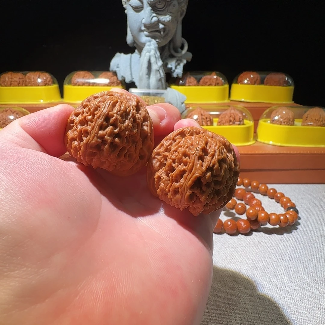 猴头核桃吊坠全品球体南疆石