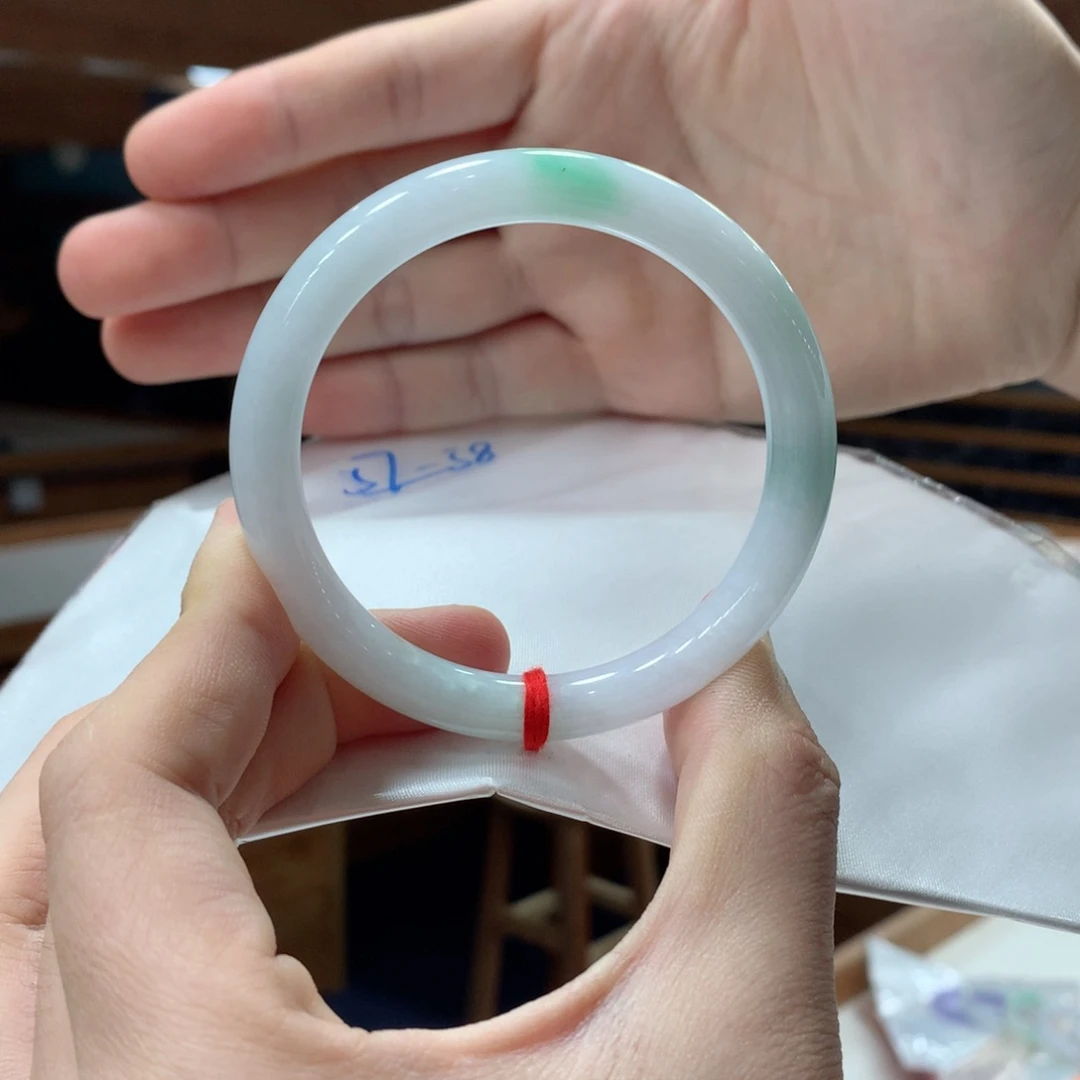 翡翠手镯未镶嵌买断