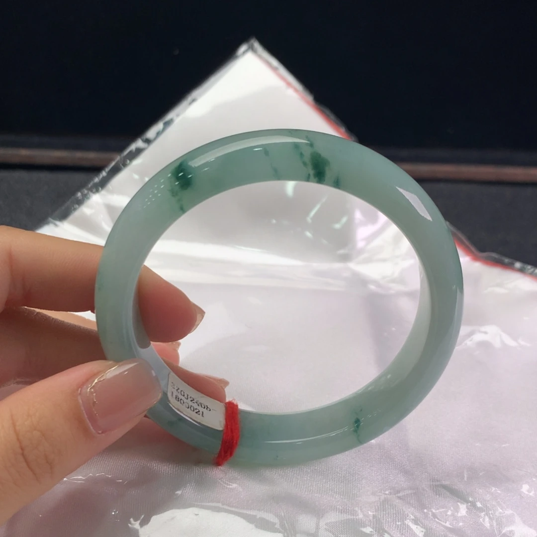 翡翠手镯未镶嵌缅甸A货翡翠 绿底飘绿花5 58