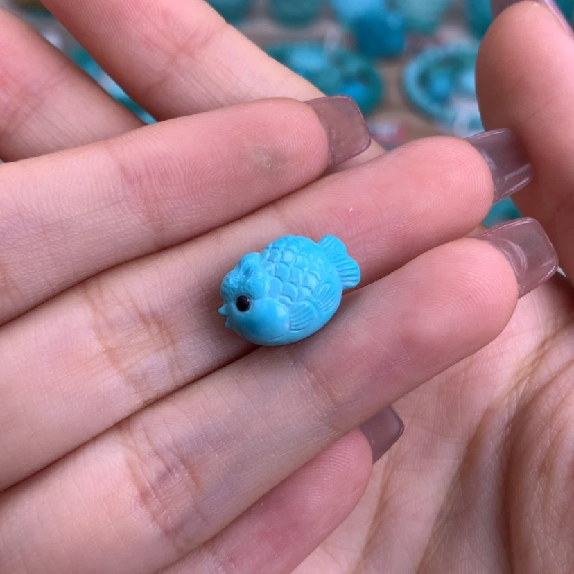 【闪购商品】绿松石未镶嵌雕刻玥****?