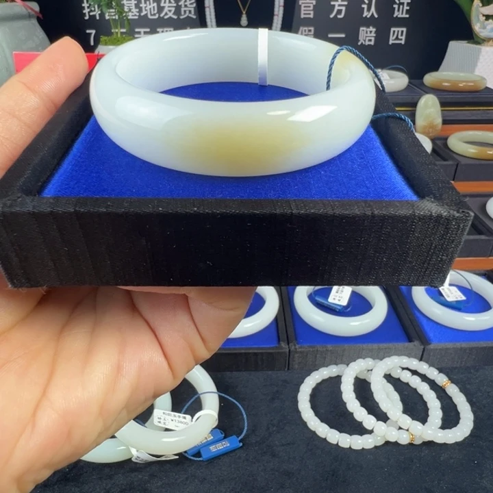 和田玉（糖玉）手镯未镶嵌