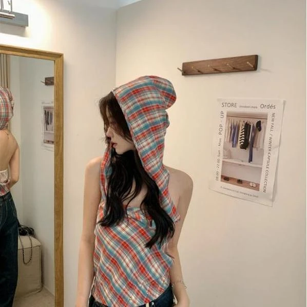 性感甜辣荡领格子背心女春季2025新款露背辣妹无袖连帽外穿上衣潮