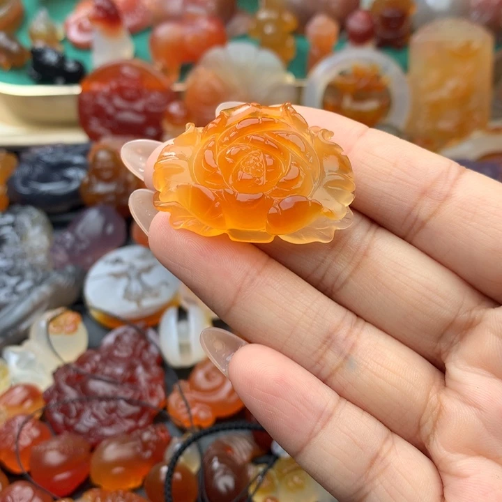 小***。玛瑙/玉髓未镶嵌颈饰
