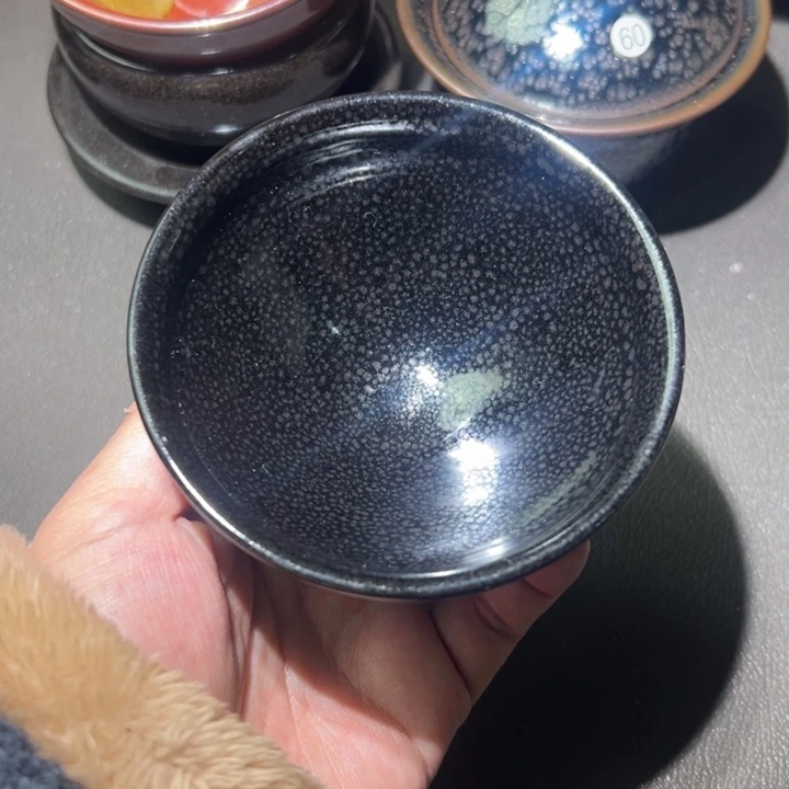 茶盏我在开会你忙什么啊