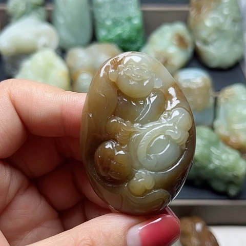 和田玉未镶嵌颈饰