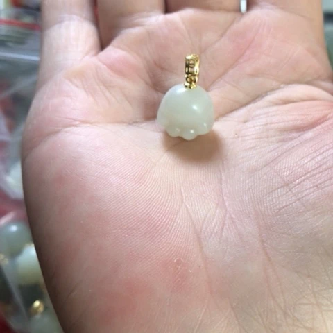 和田玉（糖玉）未镶嵌颈饰吊坠