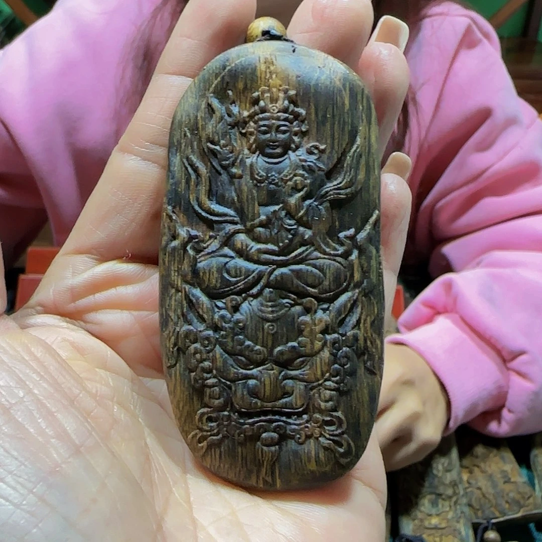 沉香吊坠海南白奇乌身金丝红油雕刻文殊菩萨带绳21.5克