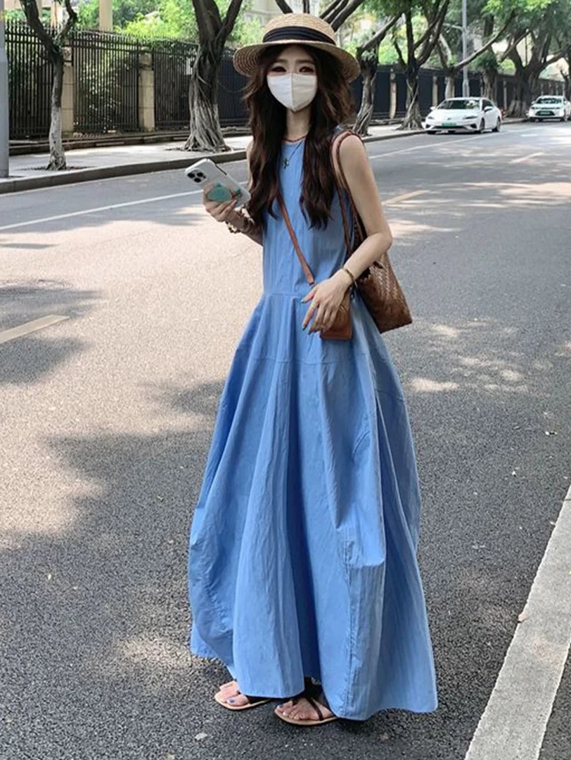 只有一件，法式蓝色无袖背心连衣裙女夏季设计感气质度假风长裙