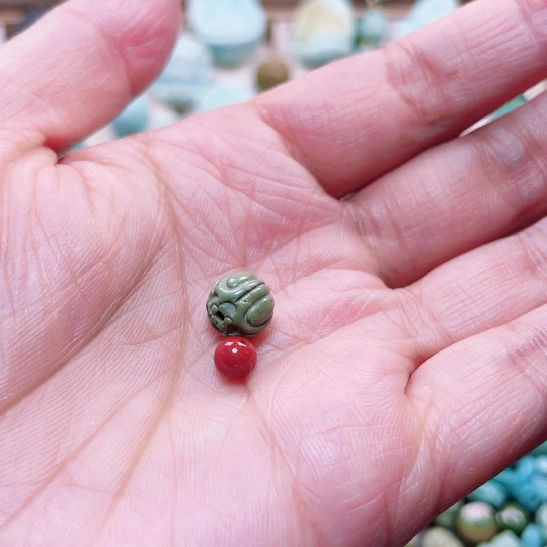 南红玛瑙配饰未镶嵌