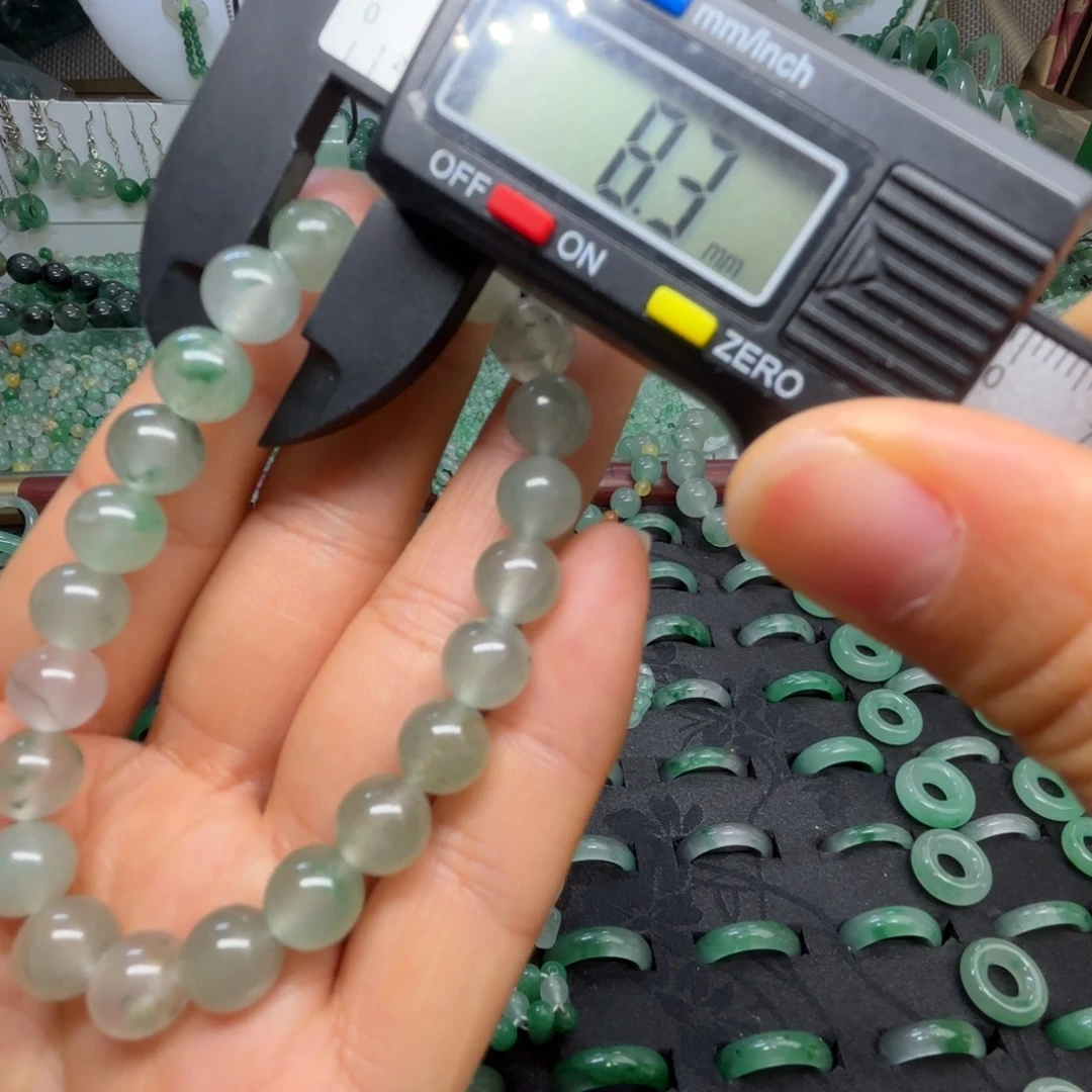 石英质玉（非洲翠）未镶嵌散珠手串微瑕