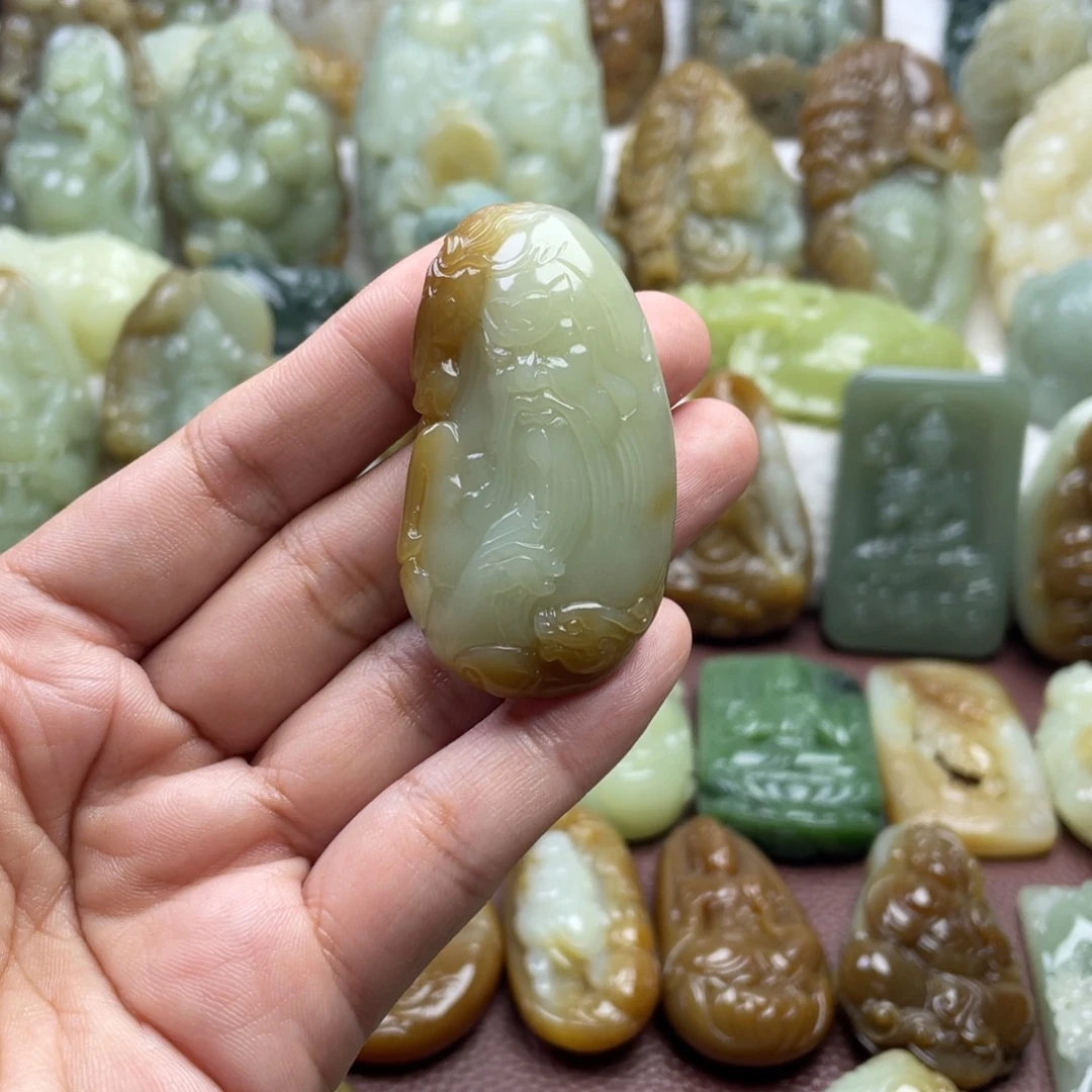 左***脑和田玉未镶嵌颈饰