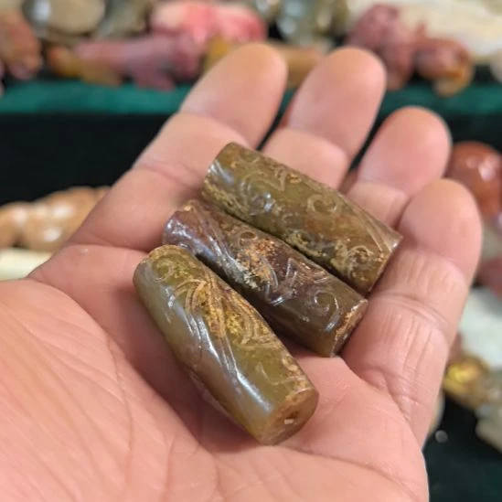 玛瑙/玉髓和田玉质如图所示配饰未镶嵌