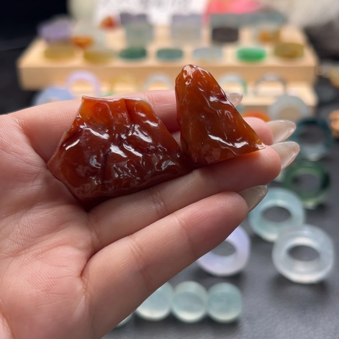 初***心未镶嵌定制翡翠红边角