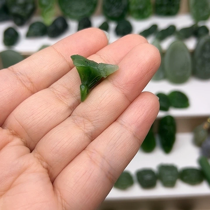 和田玉（糖玉）未镶嵌颈饰