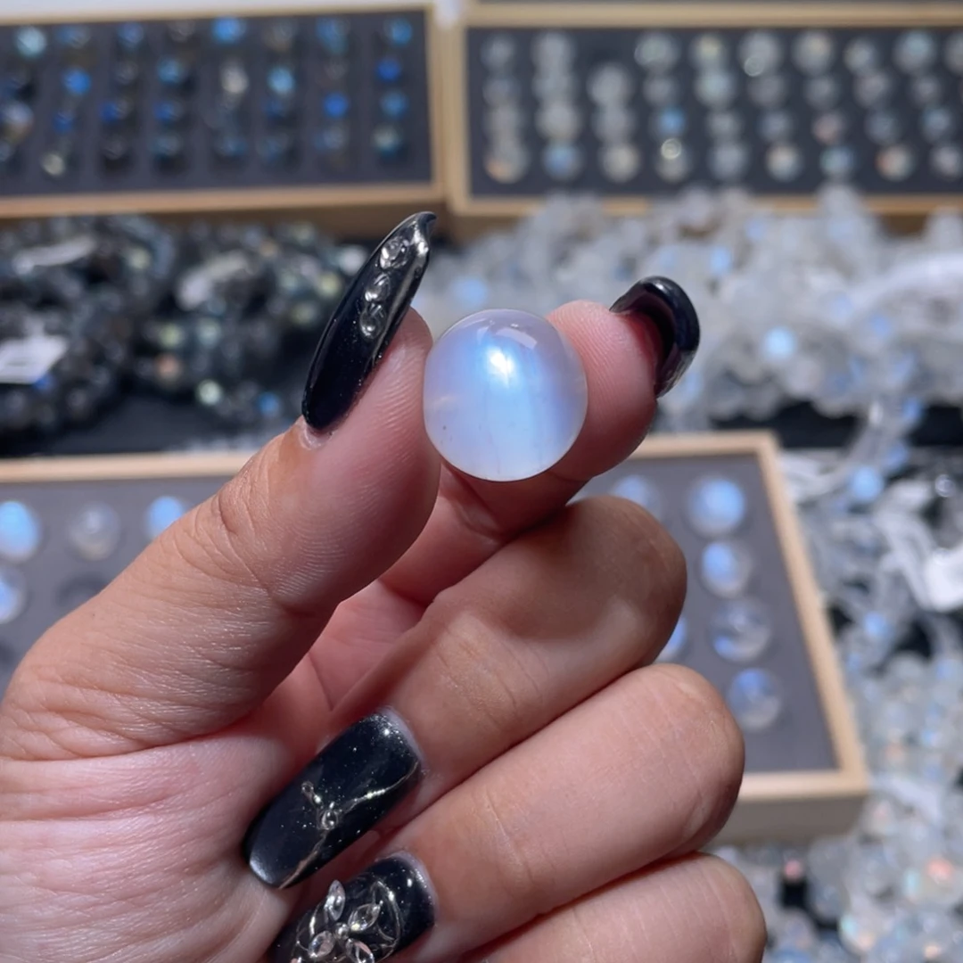 长石未镶嵌裸石雪***蓝月光单珠直径15mm