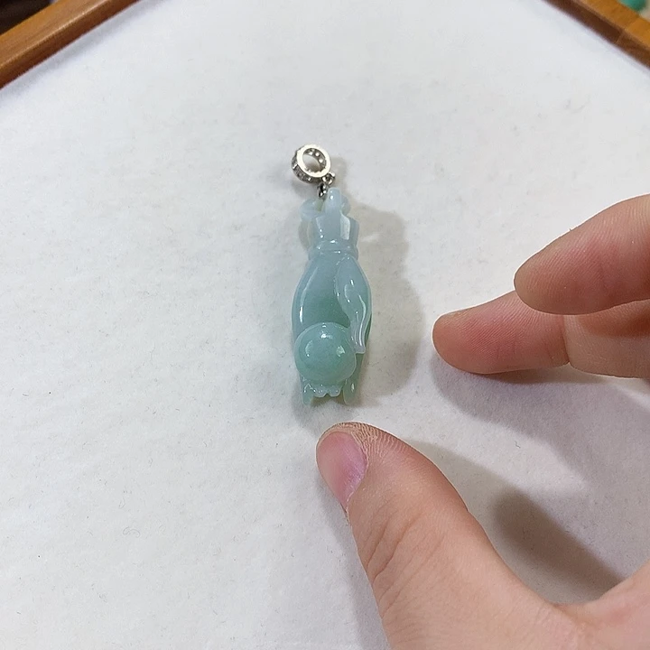 翡翠未镶嵌颈饰翡翠吊坠