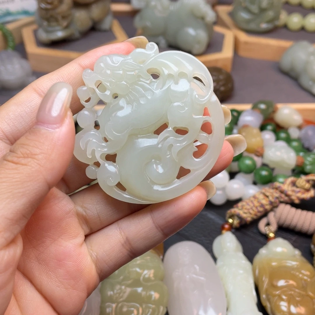 和田玉未镶嵌颈饰