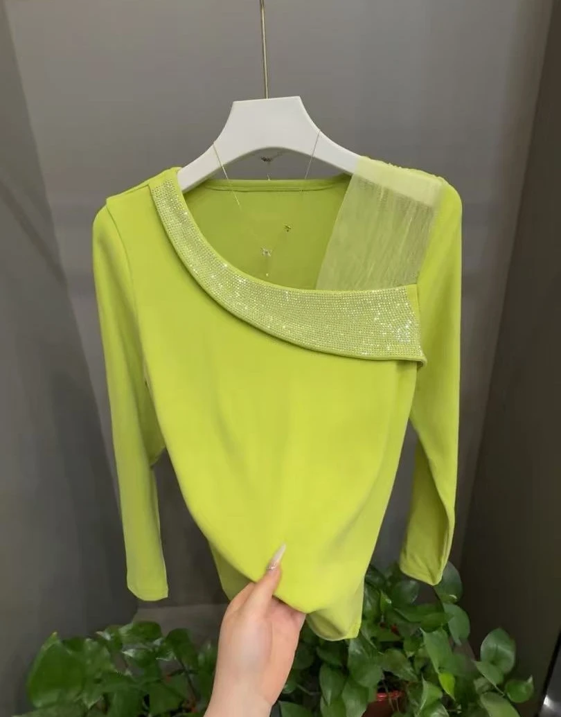 2025大码冬季显瘦遮肉粘钻双面磨毛薄绒镂空设计感蕾丝T恤820