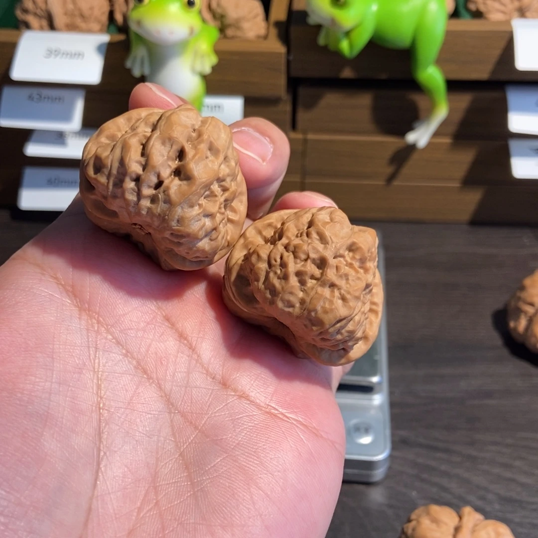 狗***烟文玩核桃吊坠蛤蟆38全品