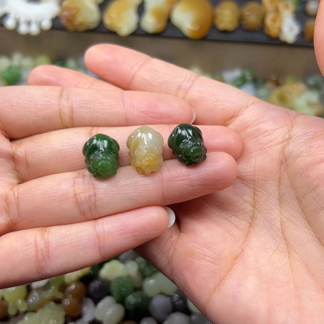 和田玉未镶嵌颈饰128一个多样性发其一