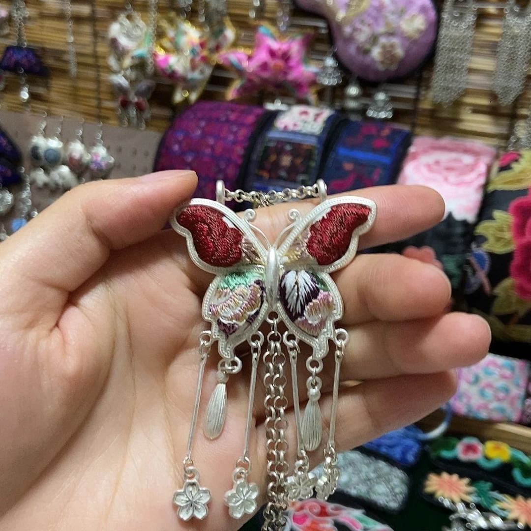 L***●织绣刺绣刺绣刺绣压襟