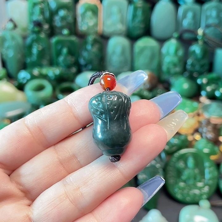 宫***和田玉未镶嵌挂件