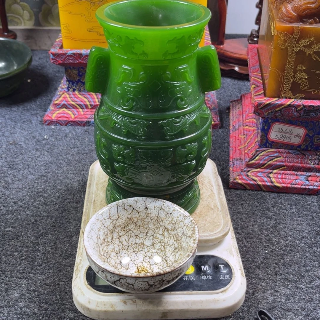 万***️瓷片精美手工瓷瓶