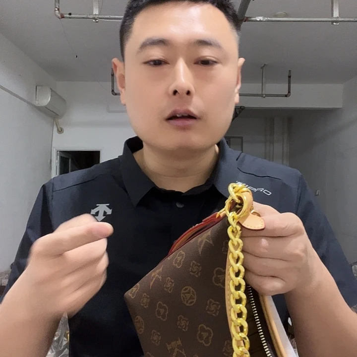 蚕丝水牛皮（革）锦纶小牛皮（革）