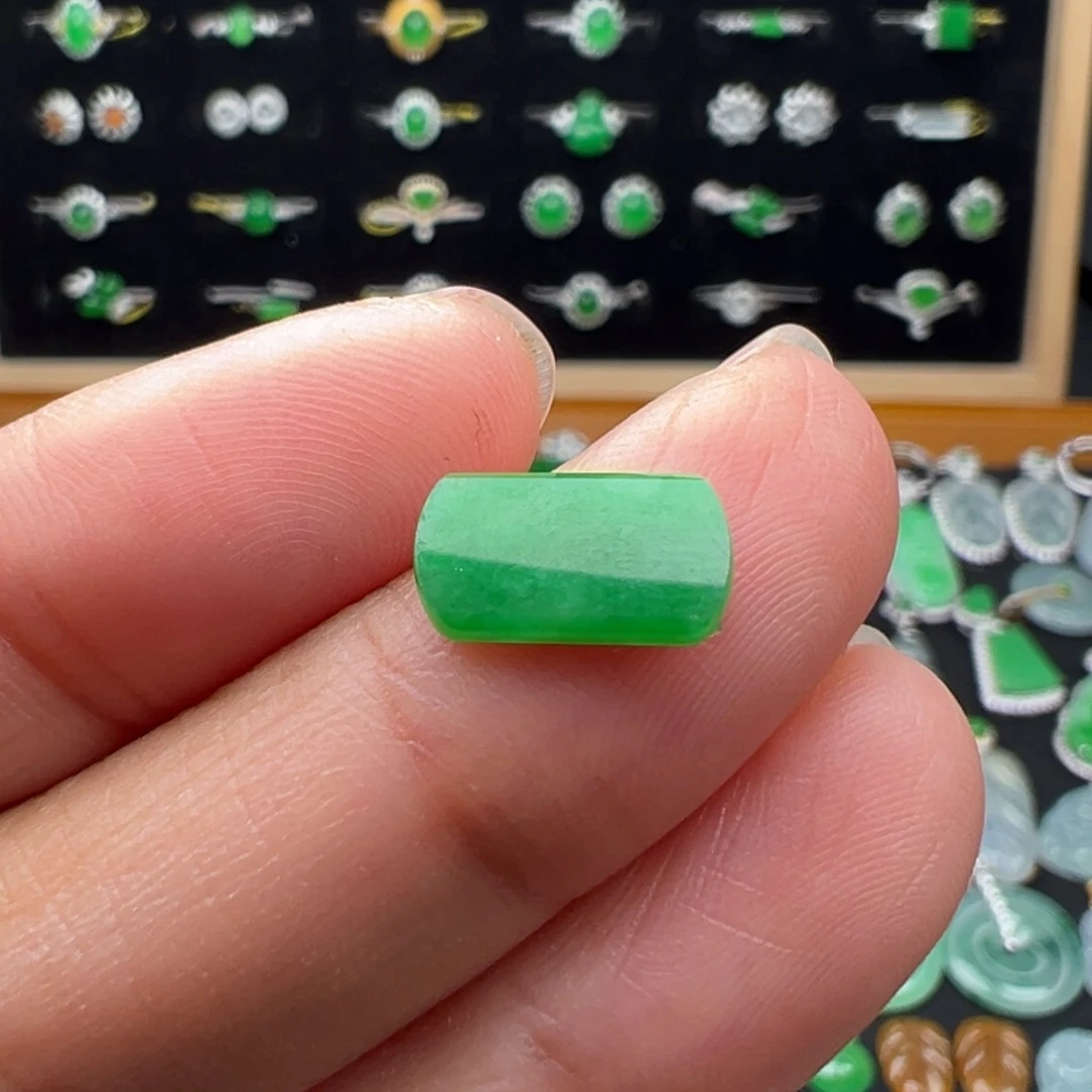 翡翠未镶嵌颈饰马鞍11.3