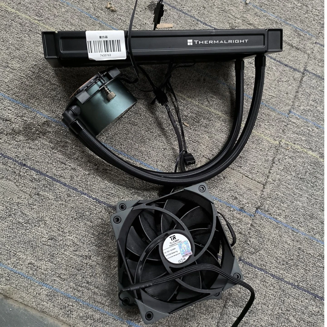 9新 Thermalright 【二手】 中央仓散热器轻微划痕功能完好