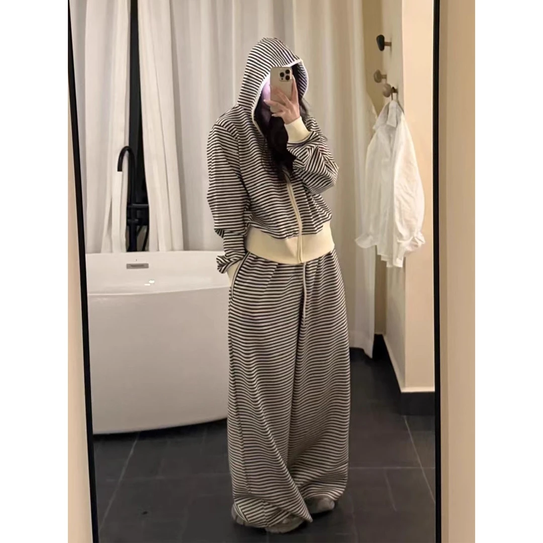 慵懒风休闲运动套装女秋冬季宽松高级感条纹卫衣外套阔腿裤两件套