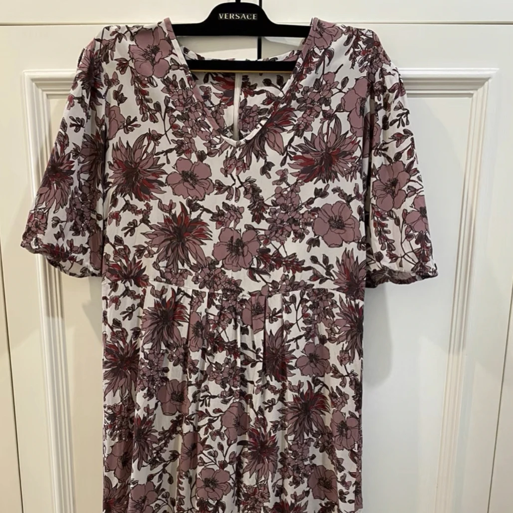 99新 MaxMara 碎花连衣裙/40码/A04053
