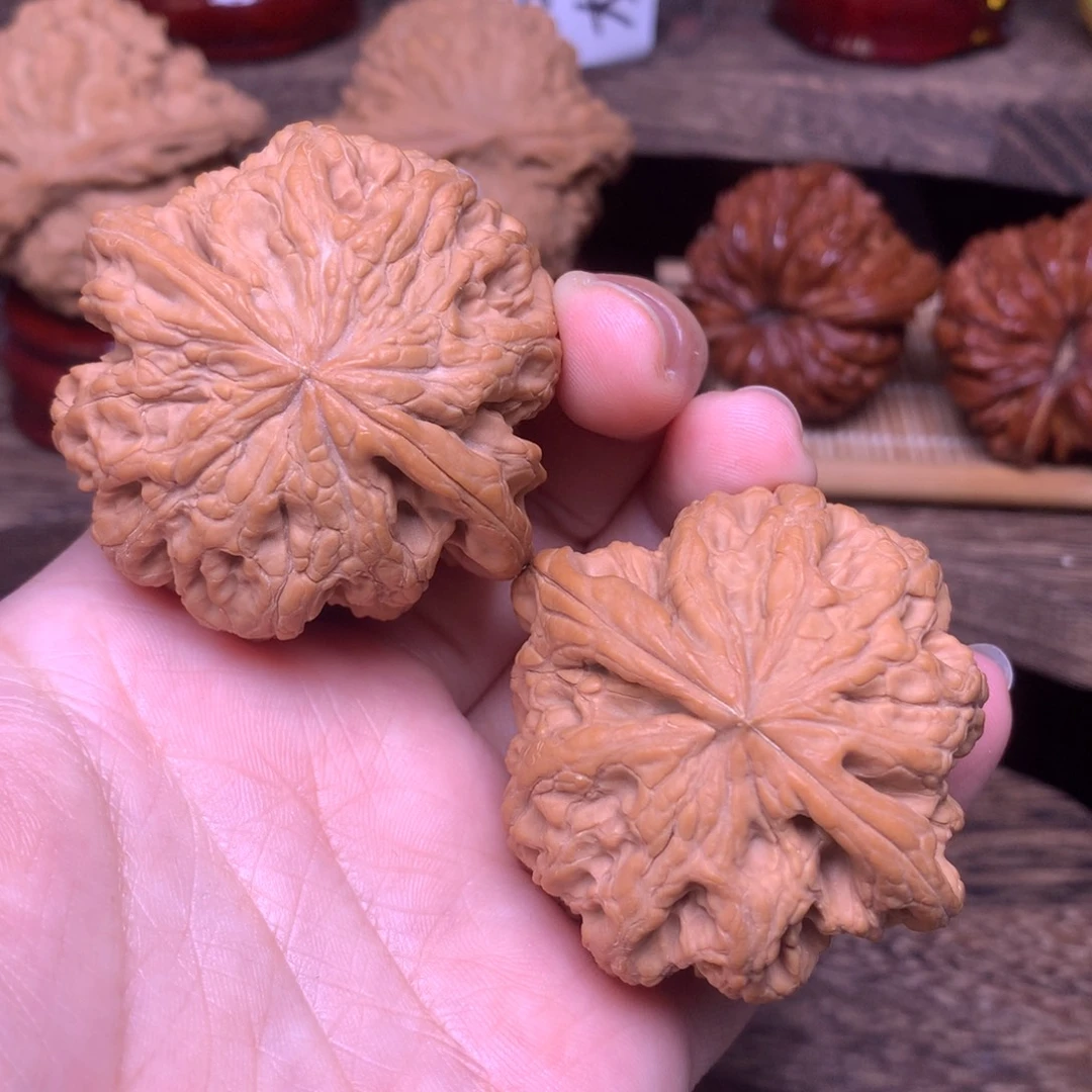 文玩核桃吊坠47全品粗筋