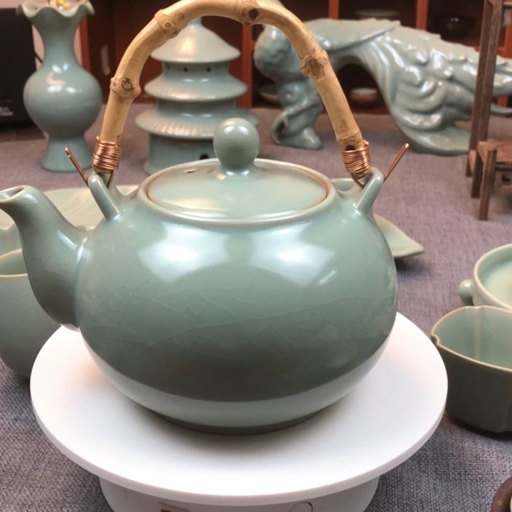 瓷片仿古超大提梁壶