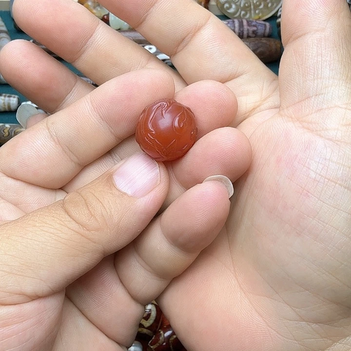 东***杨玛瑙/玉髓未镶嵌颈饰