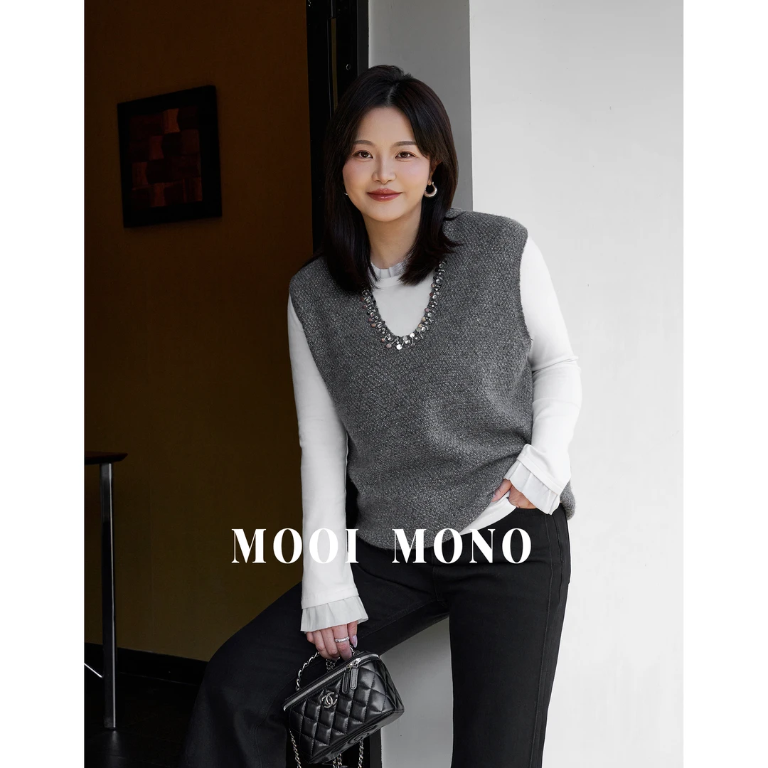 MOOI MONO"珠片风情"显瘦通勤时尚V领重工钉珠毛织背心 A419D51